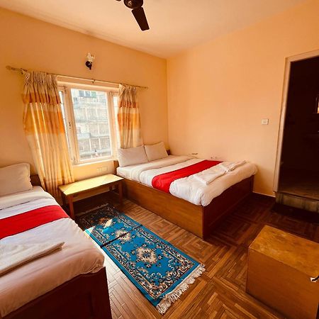 Hotel Global Inn ポカラ エクステリア 写真